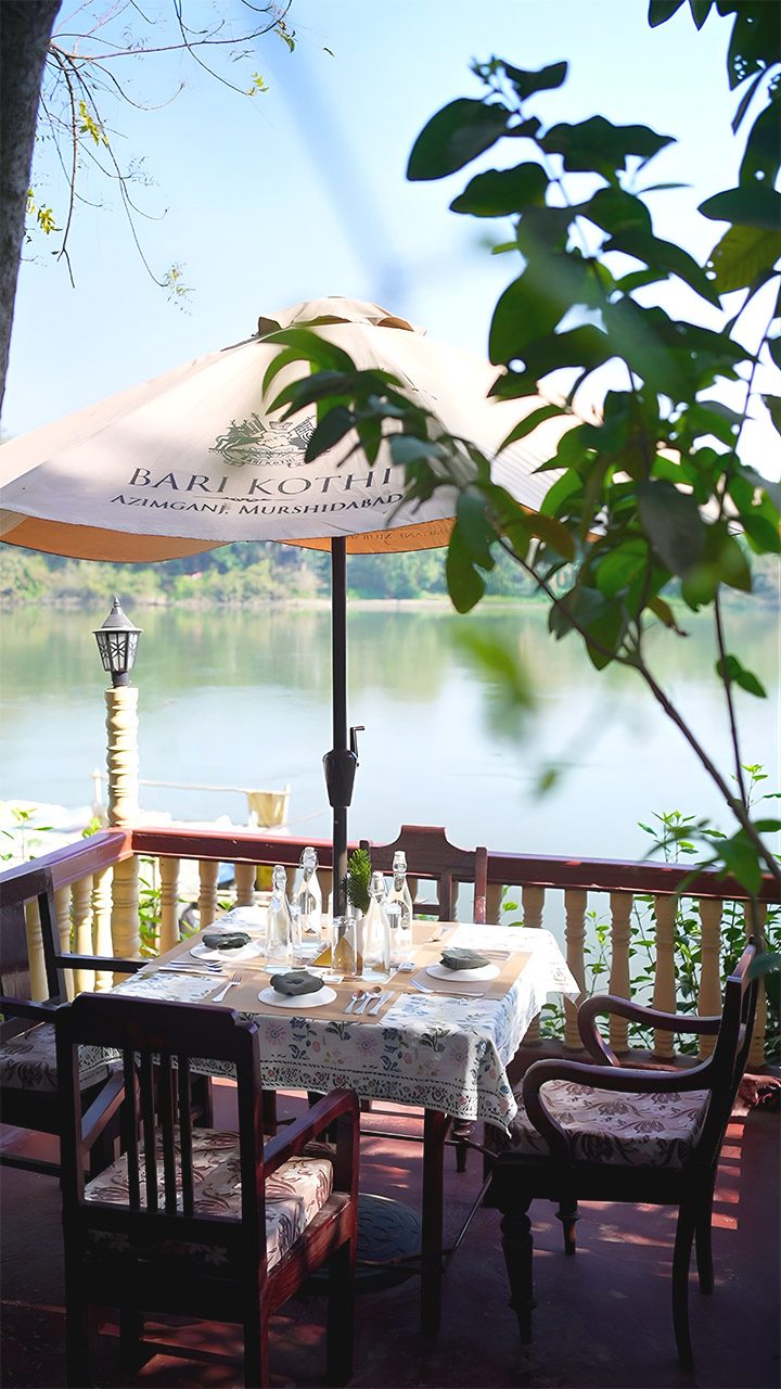 Breakfast by the Ganges