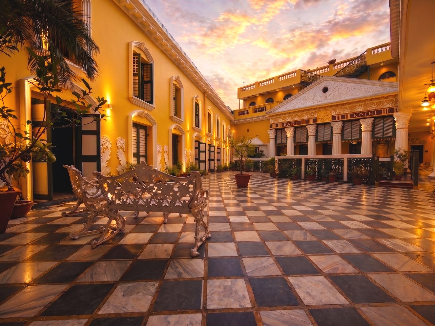 Evening by the courtyard