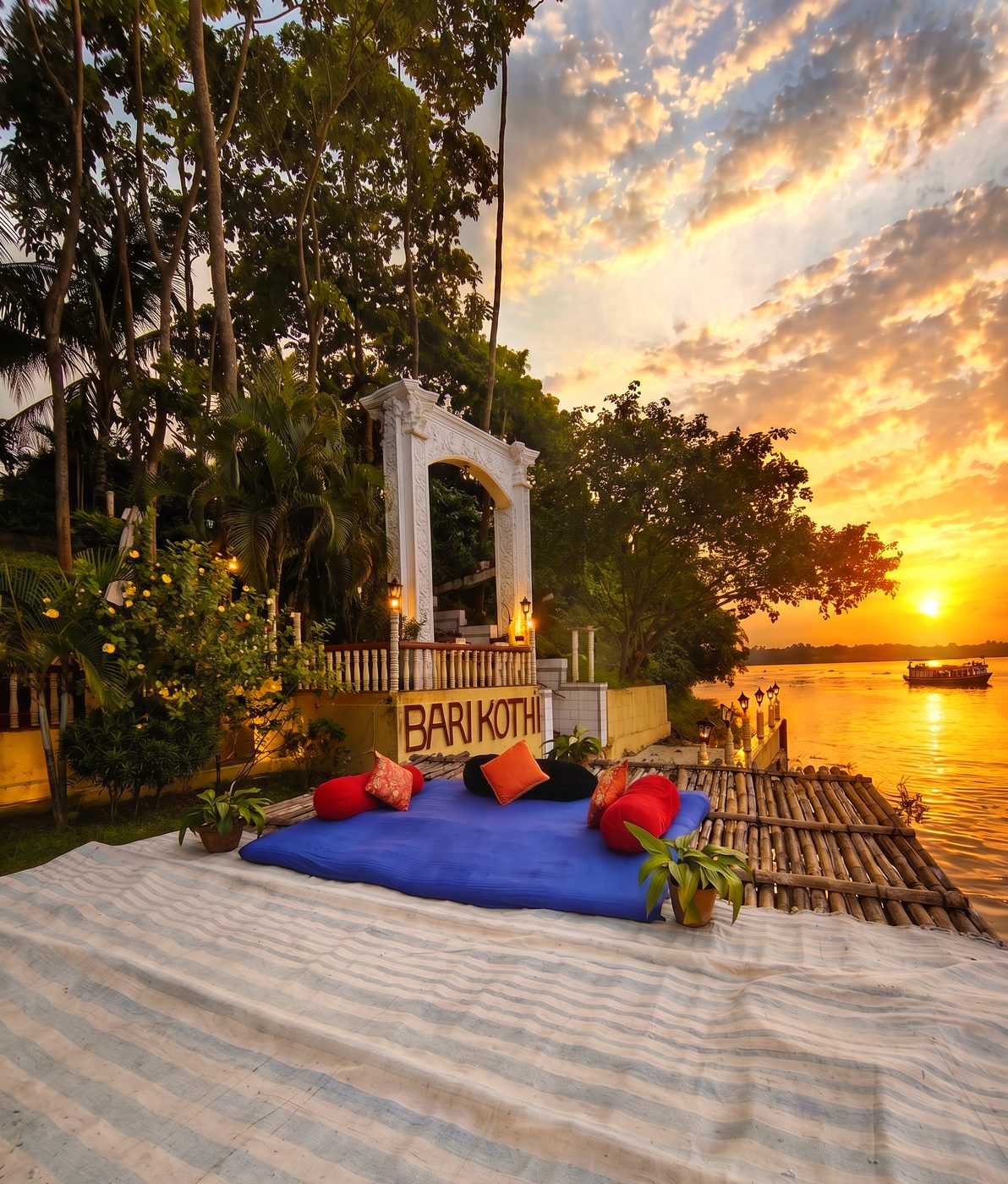Sunset boat ride at Bari Kothi Ghat, private jetty